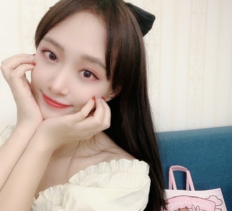 苏珊珊甜声唱出满满的情话 - 歪阅