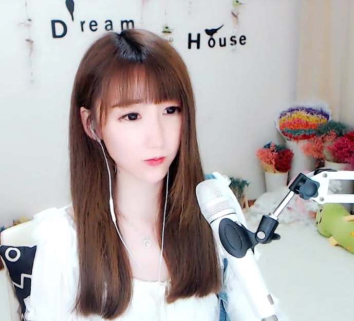 59脱口秀83.9万 新主播,求照顾